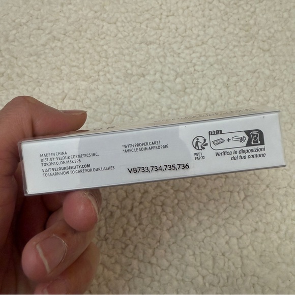 Velour Effortless Lashes - Natural-Looking False Eyelashes - Fluffy - SHORT nib - Picture 4 of 4